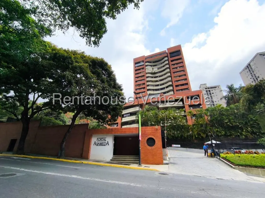 Apartment in Santa Fe Norte, Caracas - 1