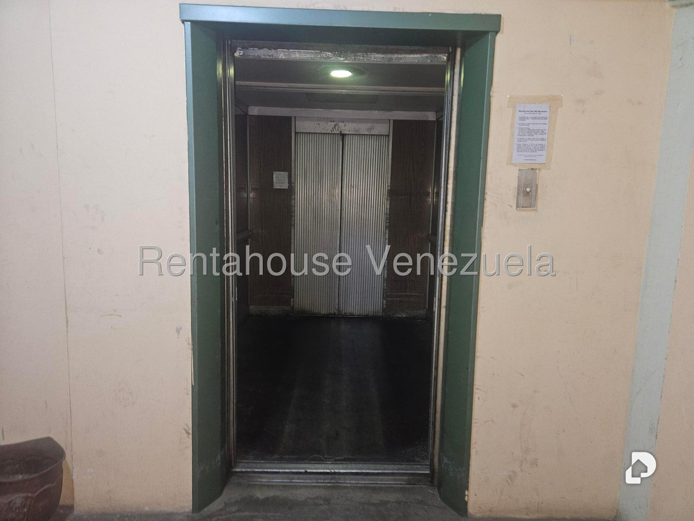 Local comercial en La Yaguara, Caracas – 18