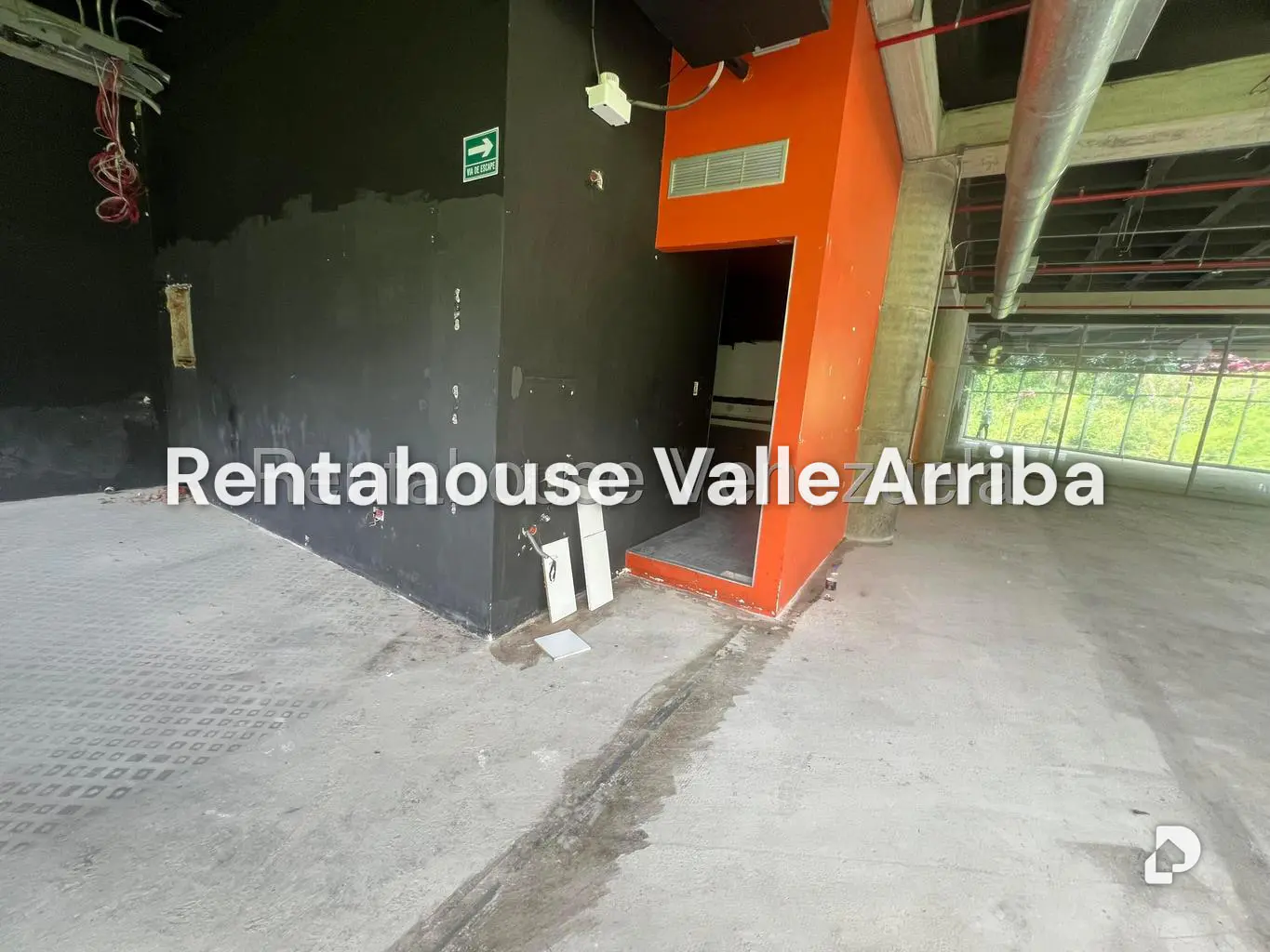 Local comercial en Cerro Verde, Caracas – 12