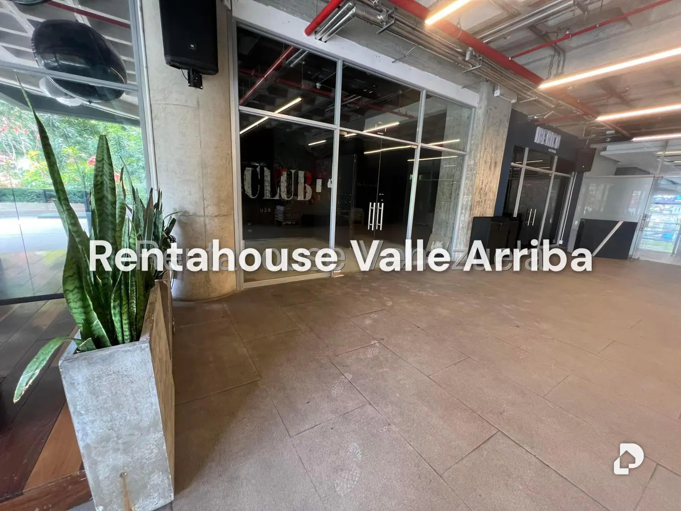 Local comercial en Cerro Verde, Caracas – 16