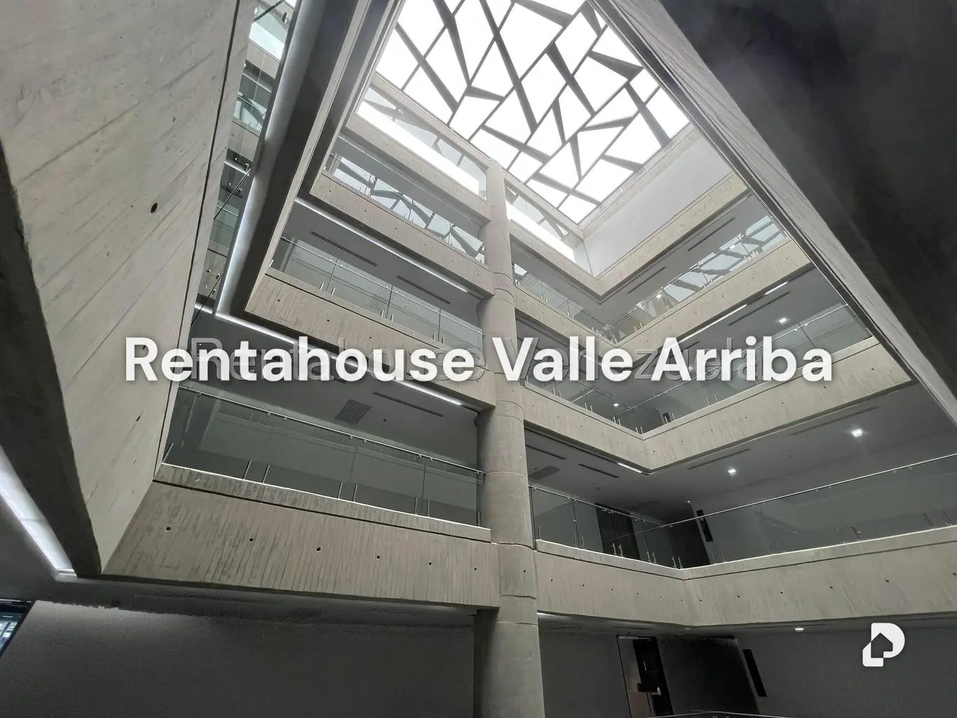 Local comercial en Cerro Verde, Caracas – 21