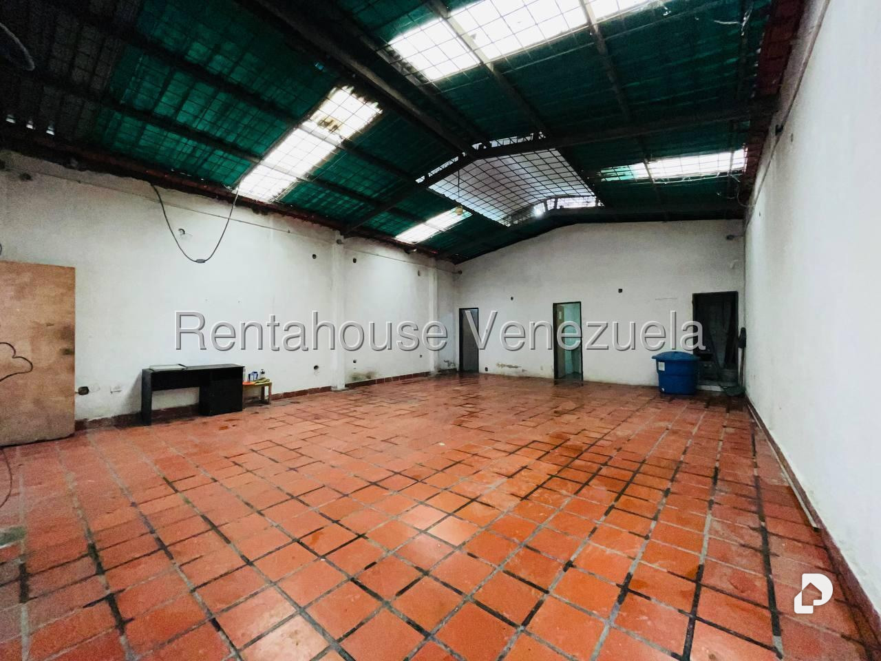 Local comercial en Parroquia Santa Teresa, Caracas – 11