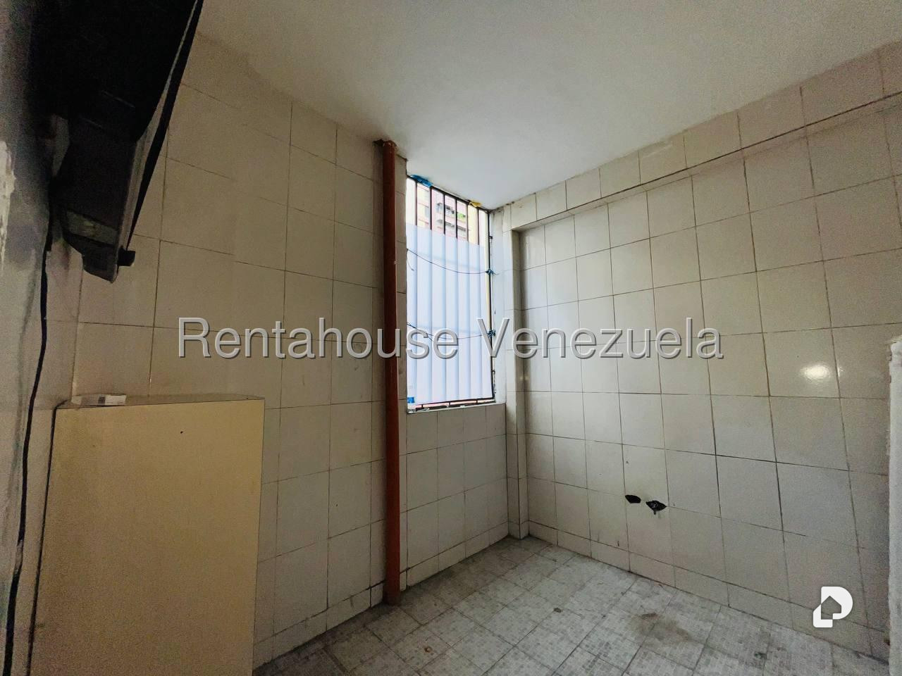 Local comercial en Parroquia Santa Teresa, Caracas – 23