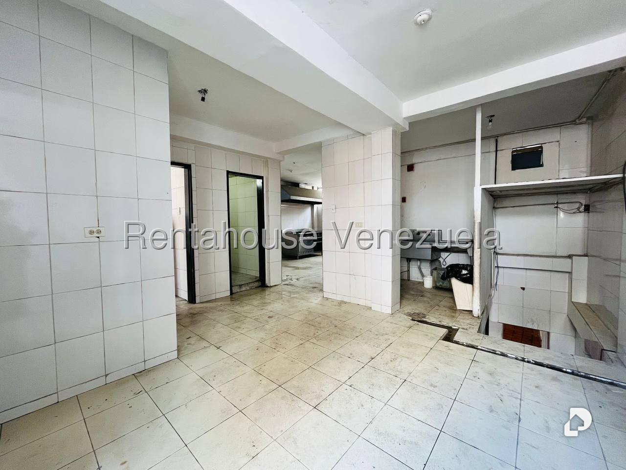 Local comercial en Parroquia Santa Teresa, Caracas – 16