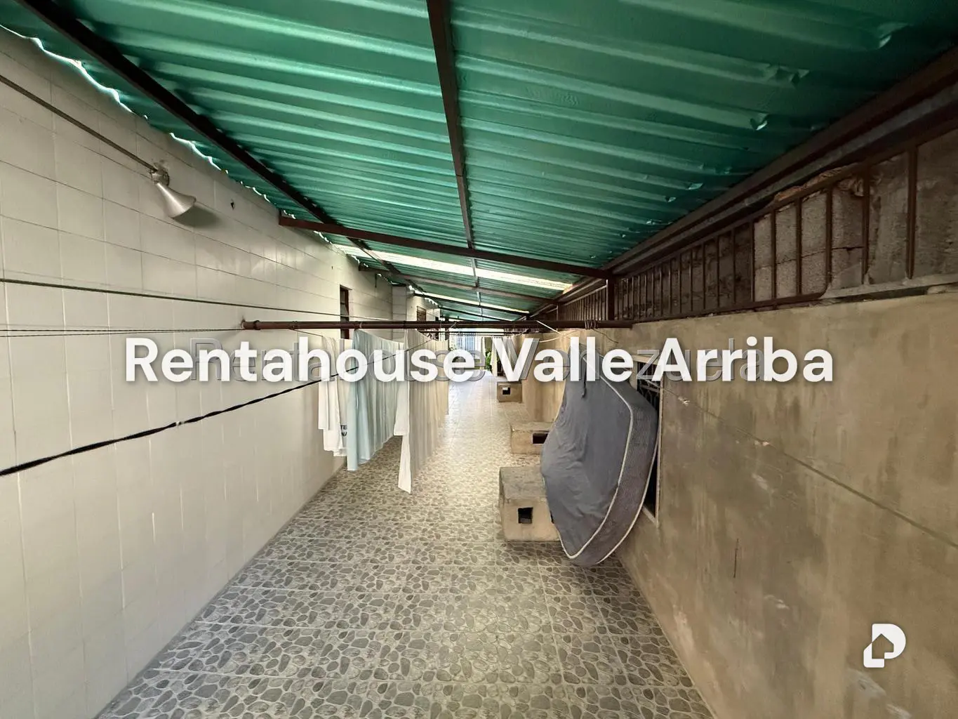 Local comercial en Los Dos Caminos, Caracas – 12