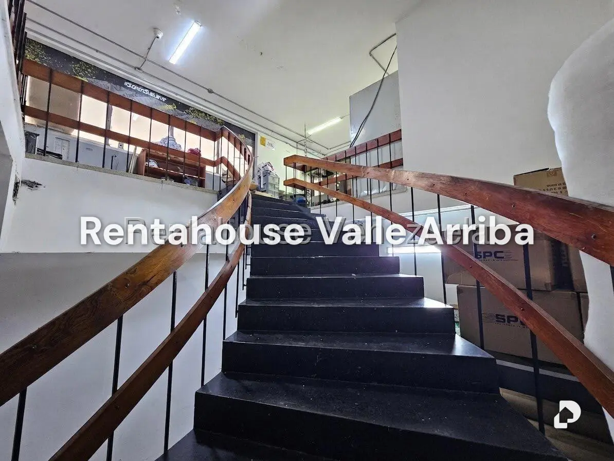 Local comercial en Los Chaguaramos, Caracas – 17