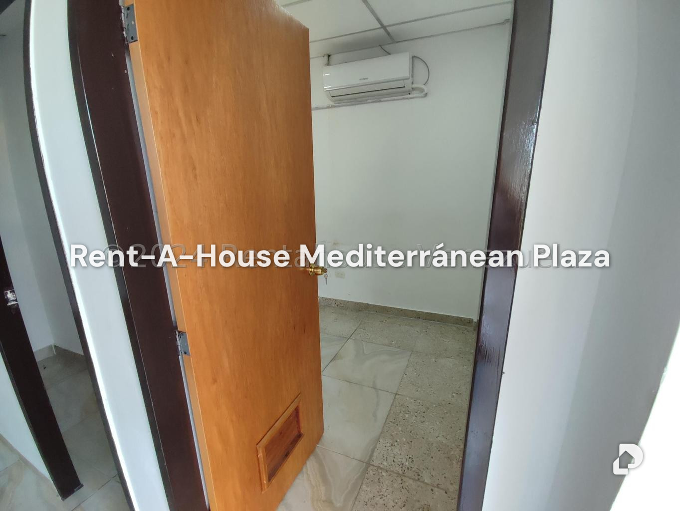 Local comercial en Paraparal, Los Guayos – 10