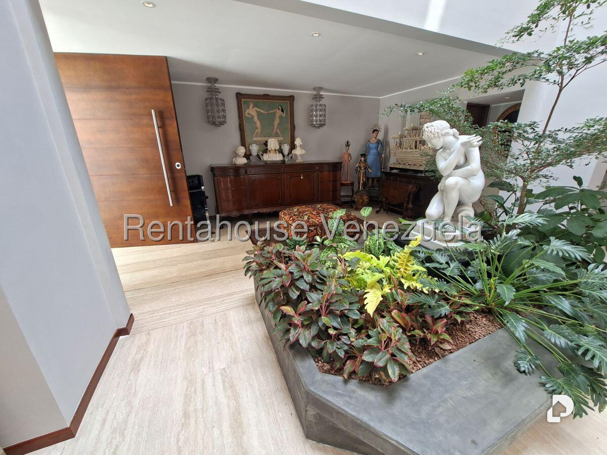 Casa en Los Palos Grandes, Caracas – 12