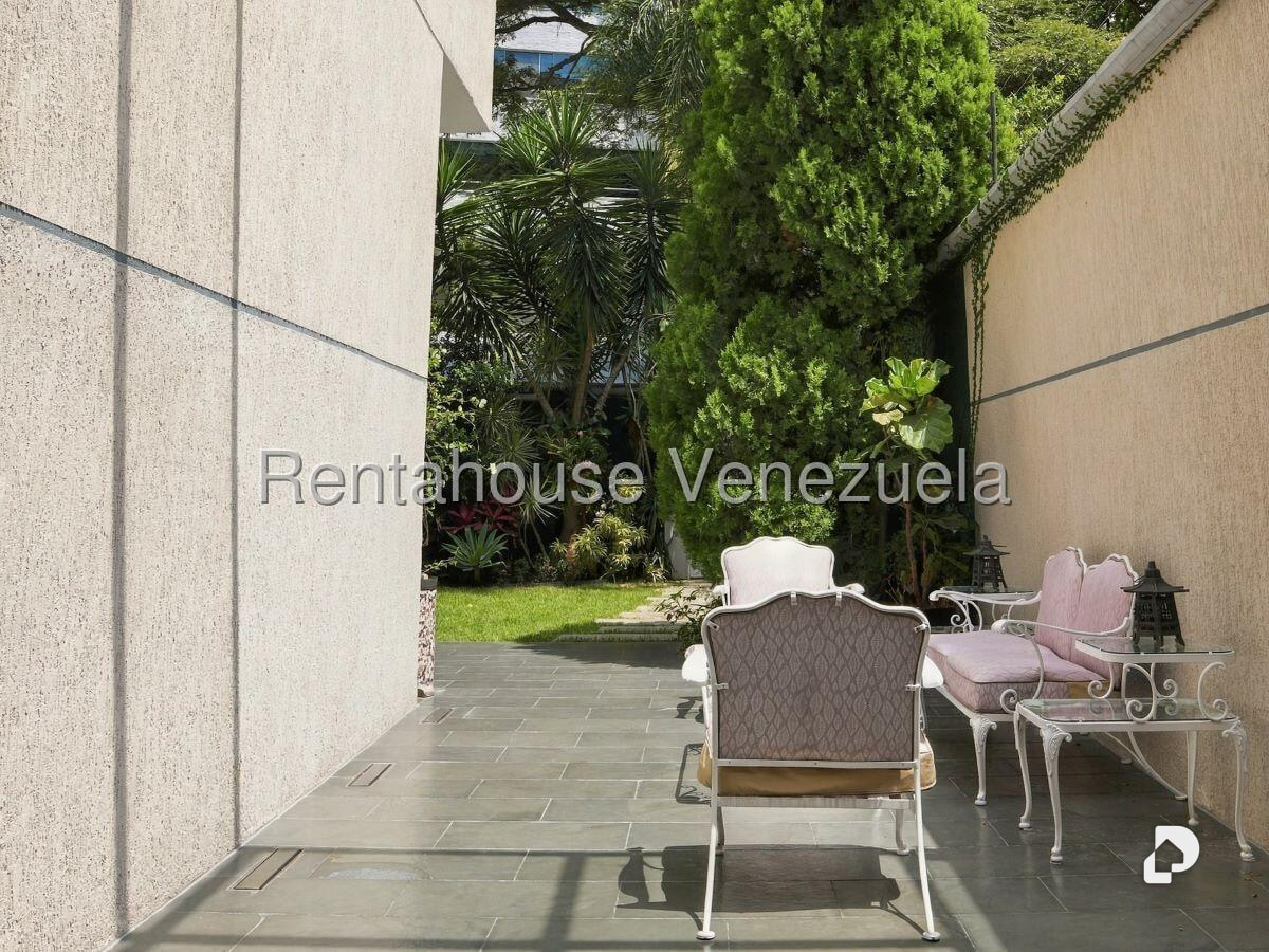 Casa en Los Palos Grandes, Caracas – 8