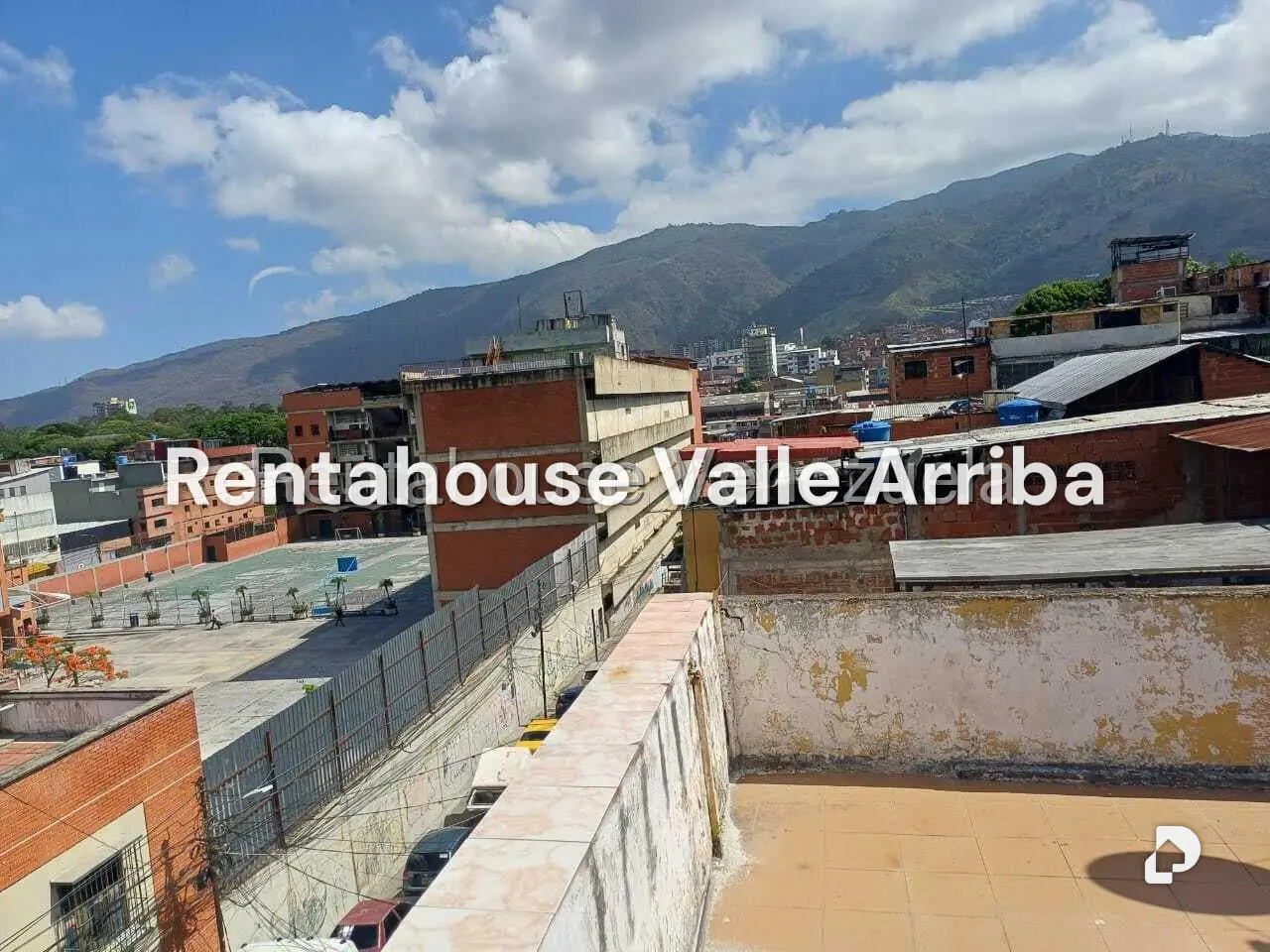 Casa en Catia, Caracas – 100