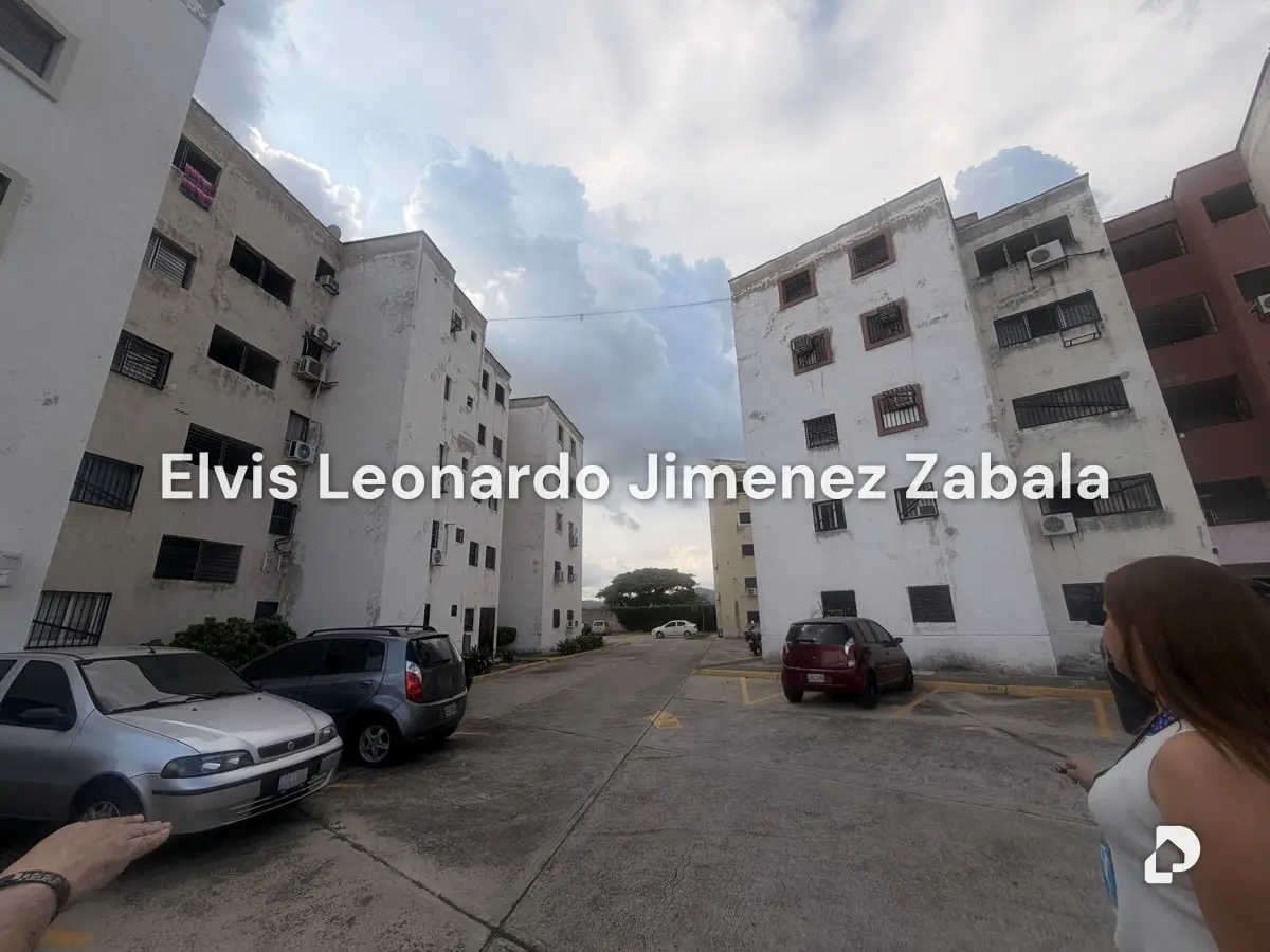 Apartamento en Los Guayos – 12