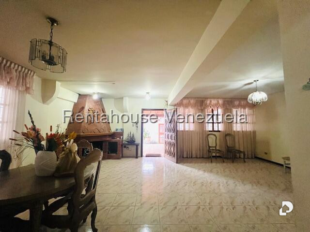 Casa en Pomarosa, San Antonio de Los Altos