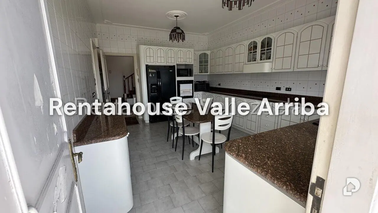 Casa en La Tahona, Caracas – 16