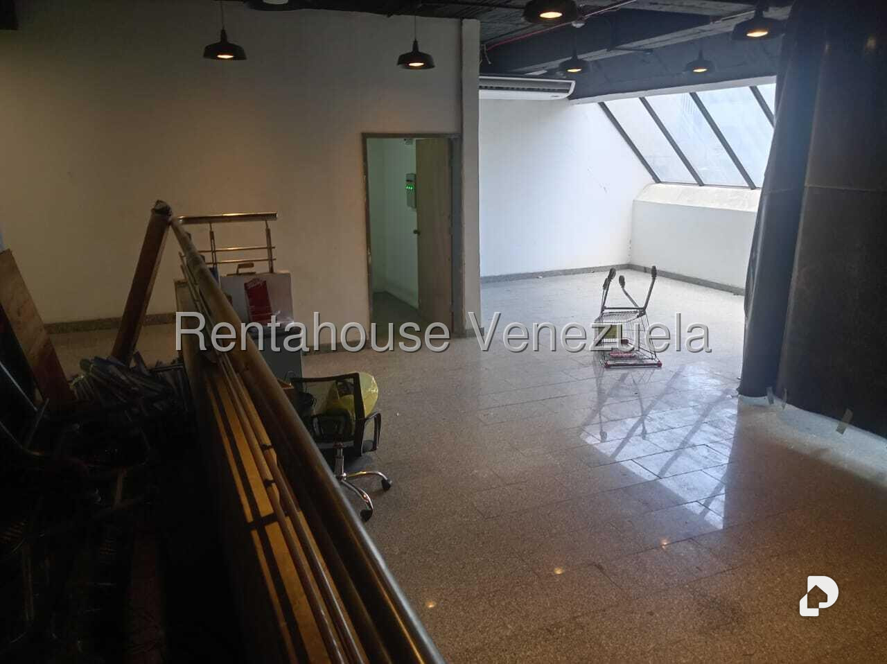 Local comercial en Parroquia La Candelaria, Caracas – 8