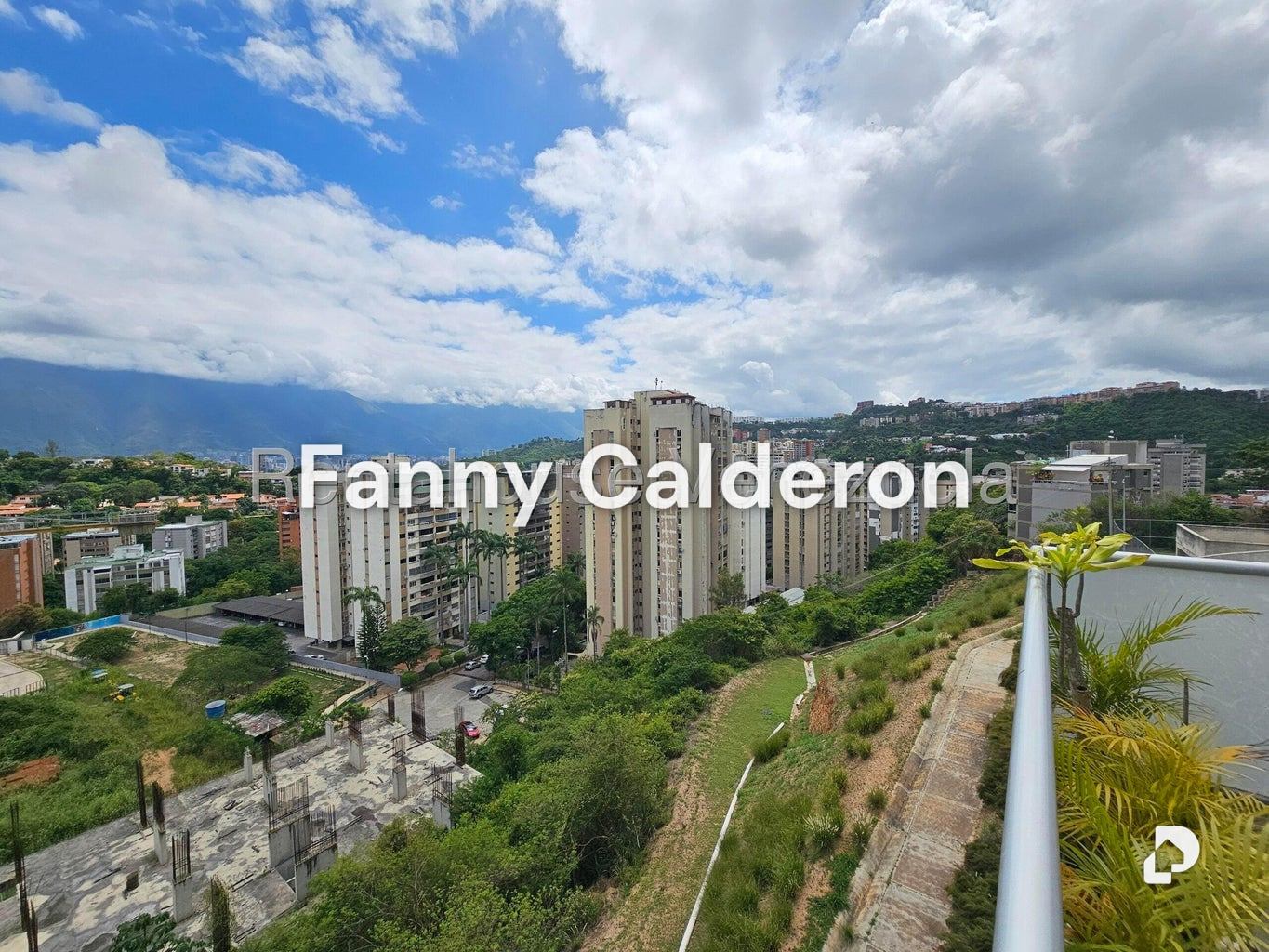 Apartamento en Santa Fe Sur, Caracas – 13