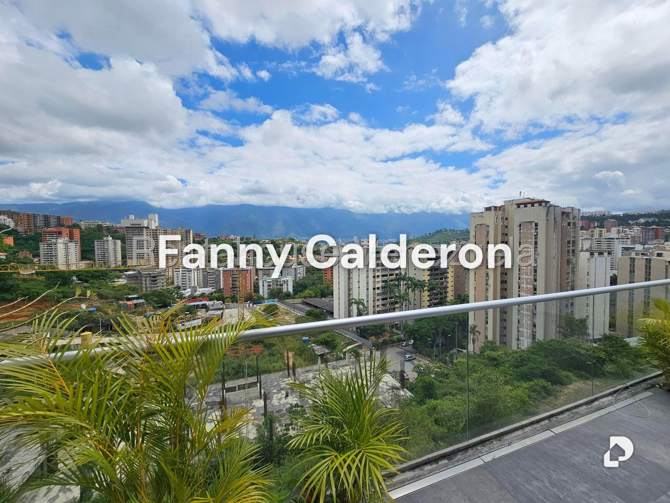 Apartamento en Santa Fe Sur, Caracas – 11