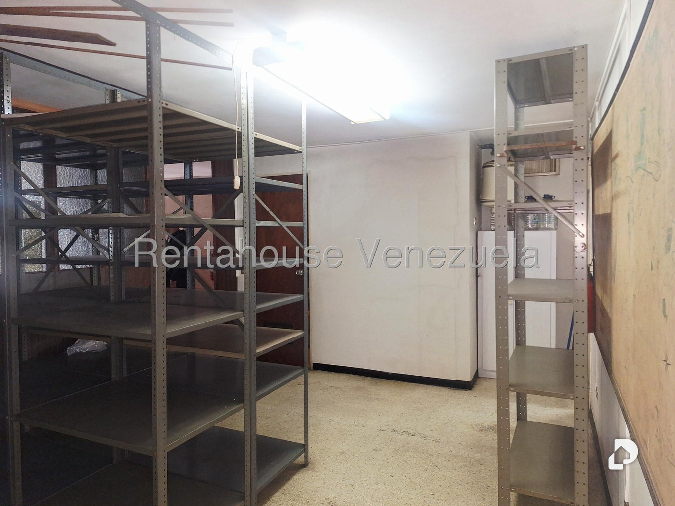 Local comercial en La California Norte, Caracas – 19