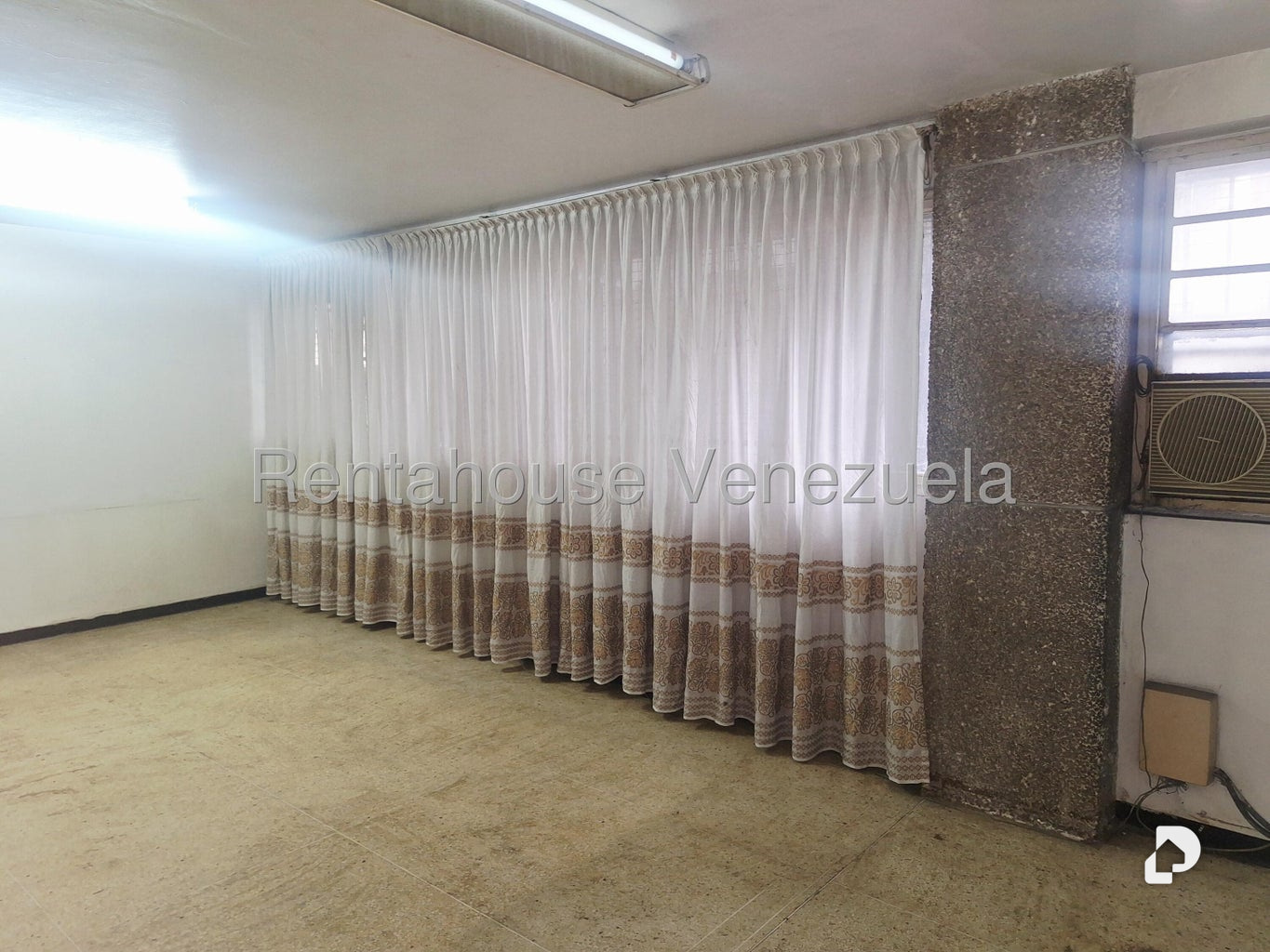 Local comercial en La California Norte, Caracas – 13