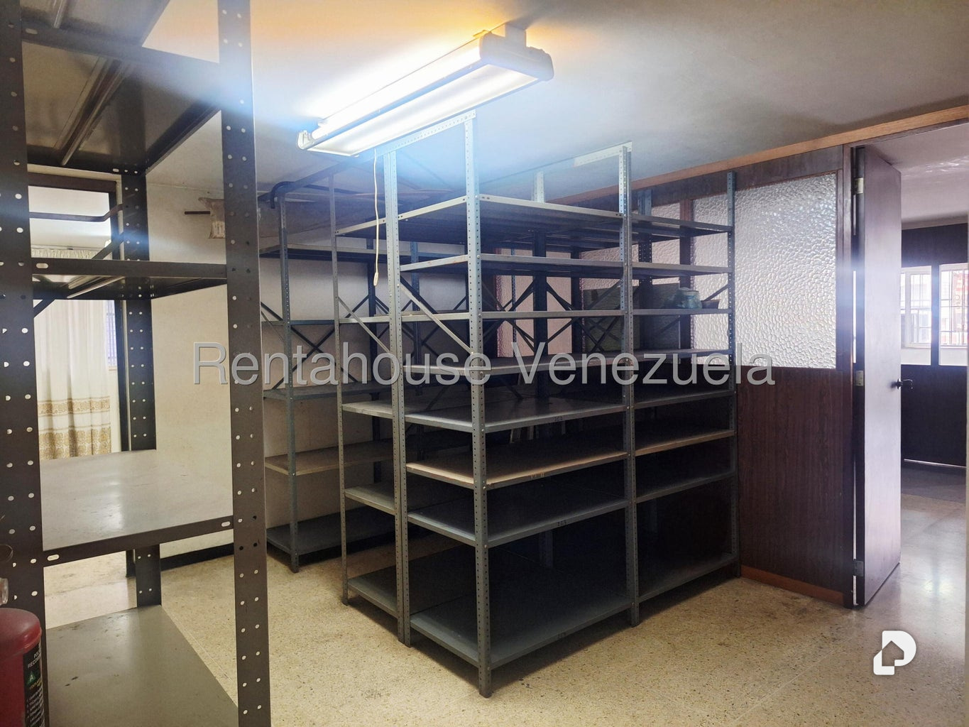 Local comercial en La California Norte, Caracas – 17