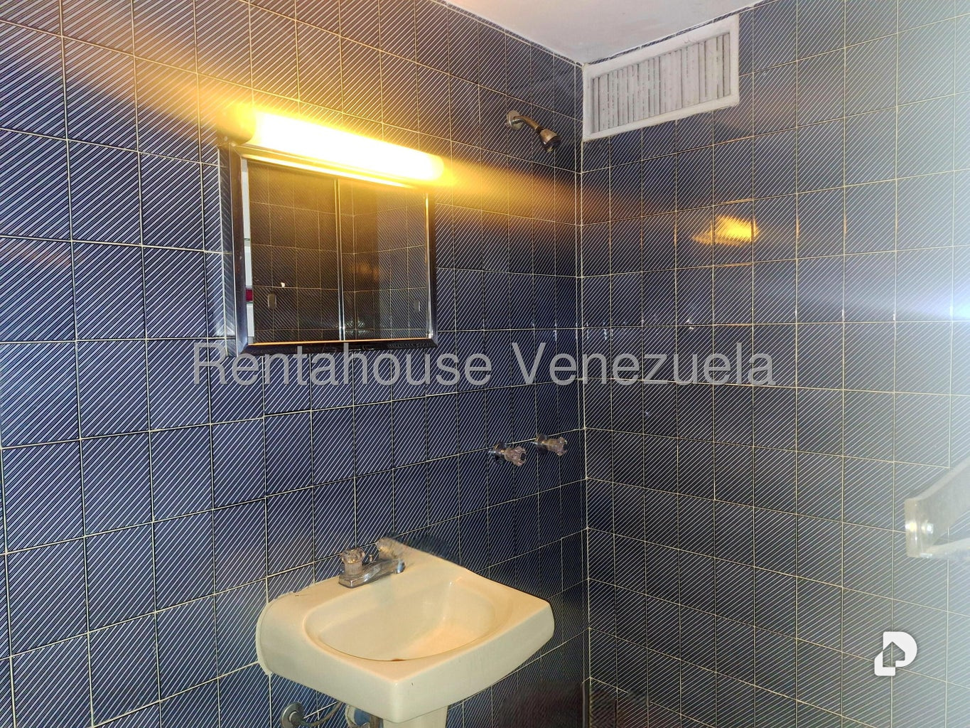 Local comercial en La California Norte, Caracas – 20
