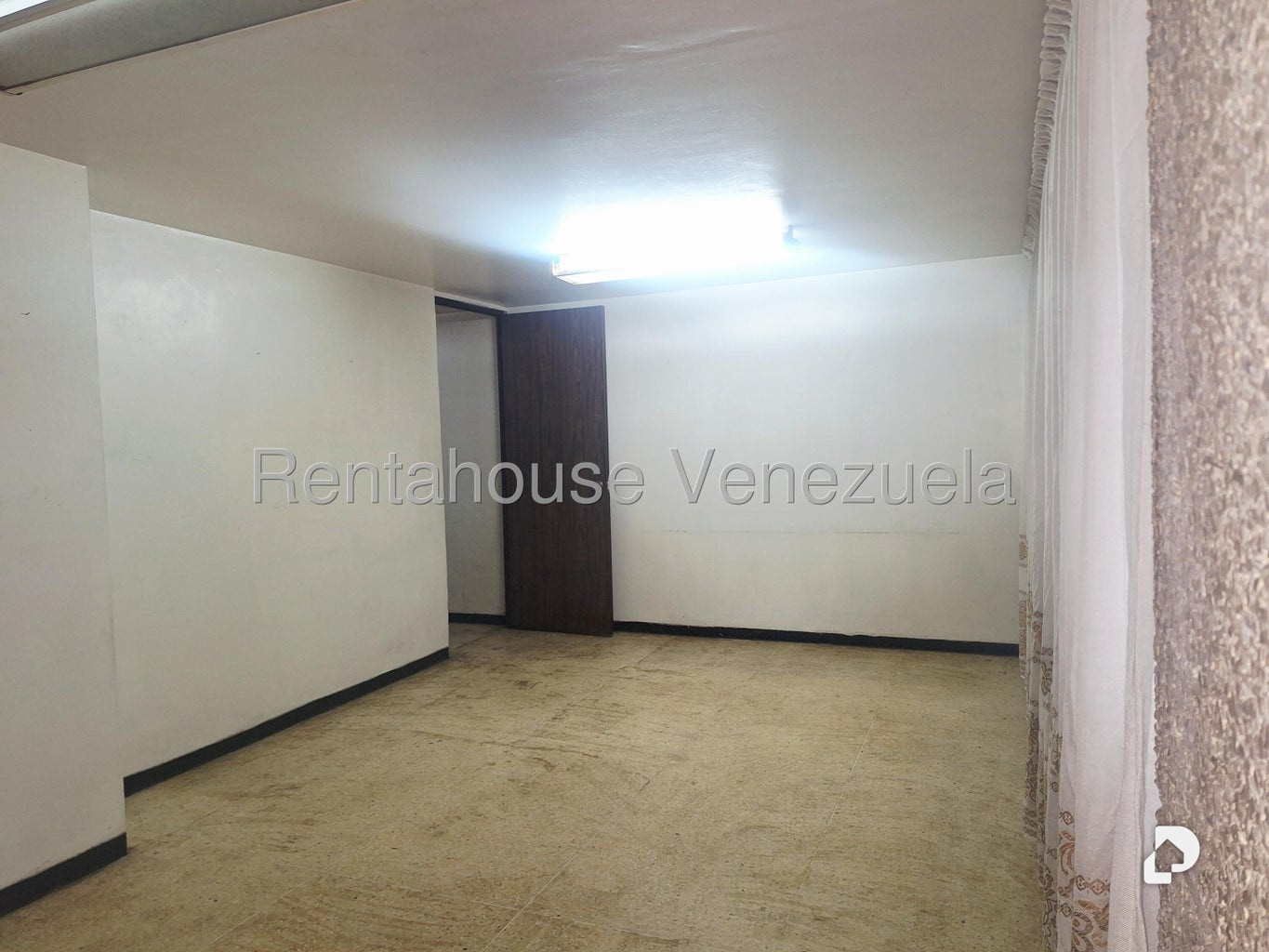 Local comercial en La California Norte, Caracas – 14