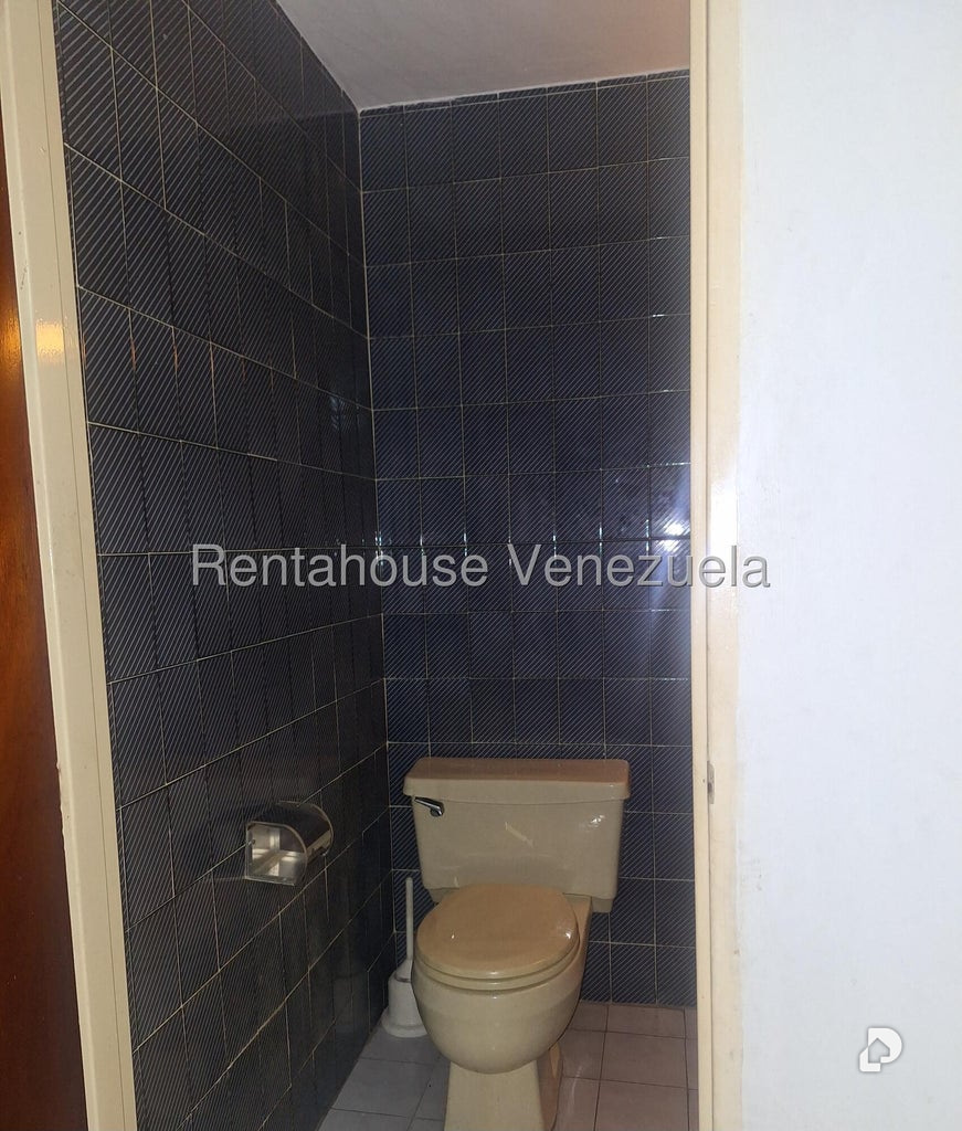 Local comercial en La California Norte, Caracas – 21