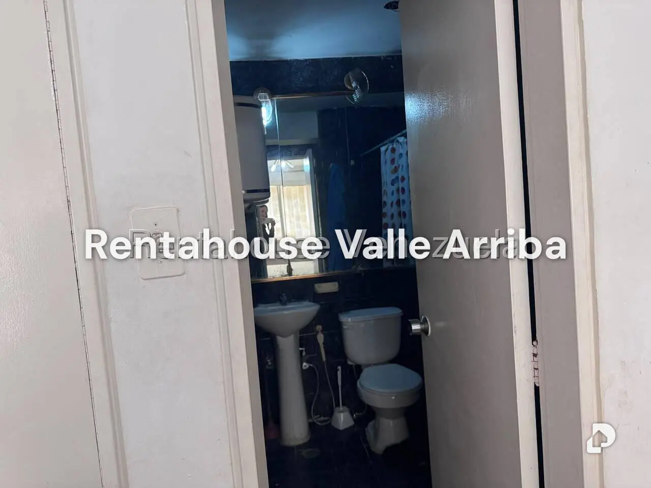 Apartamento en Los Palos Grandes, Caracas – 16