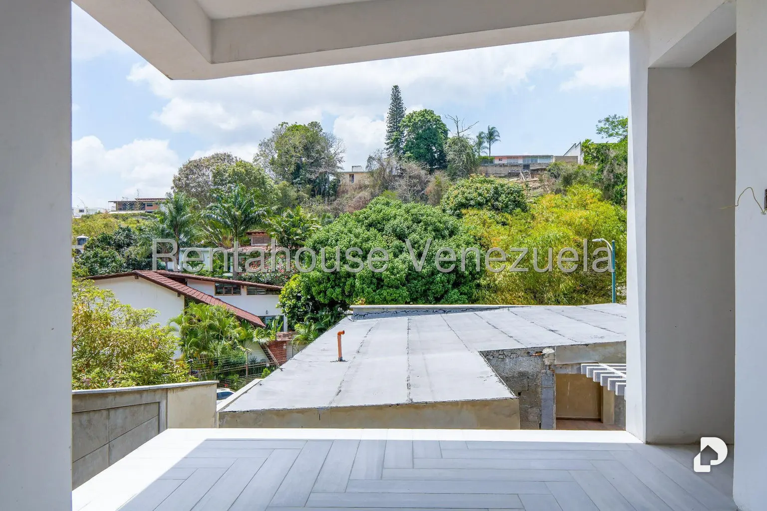 Casa en Prados del Este, Caracas – 24