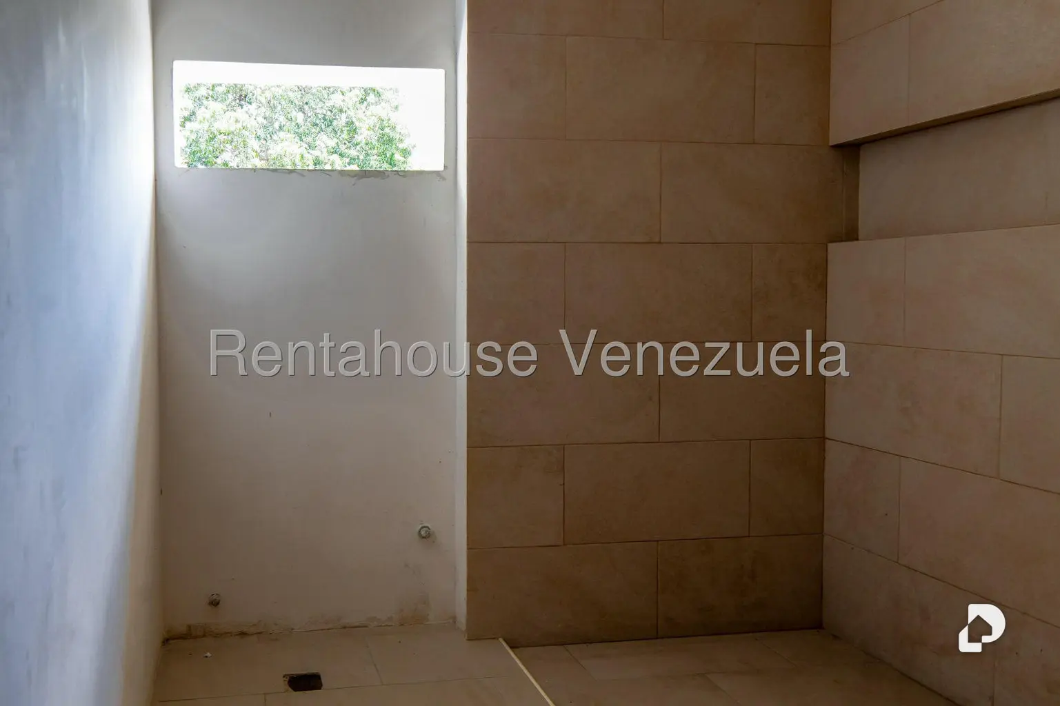 Casa en Prados del Este, Caracas – 16