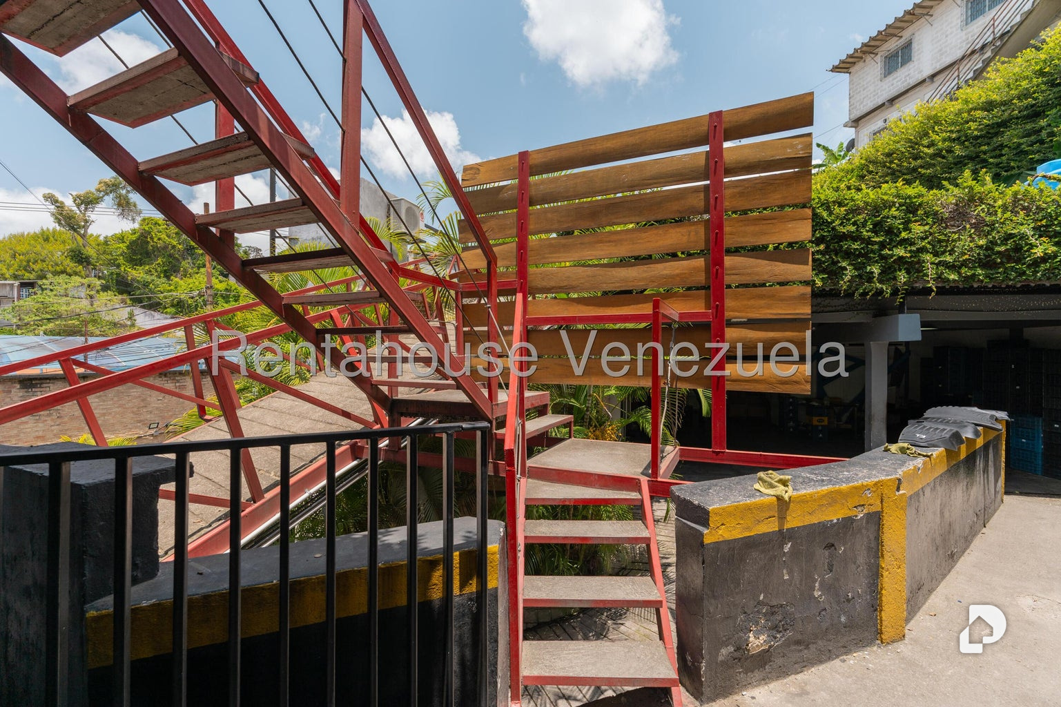 Local comercial en El Hatillo, Caracas – 24