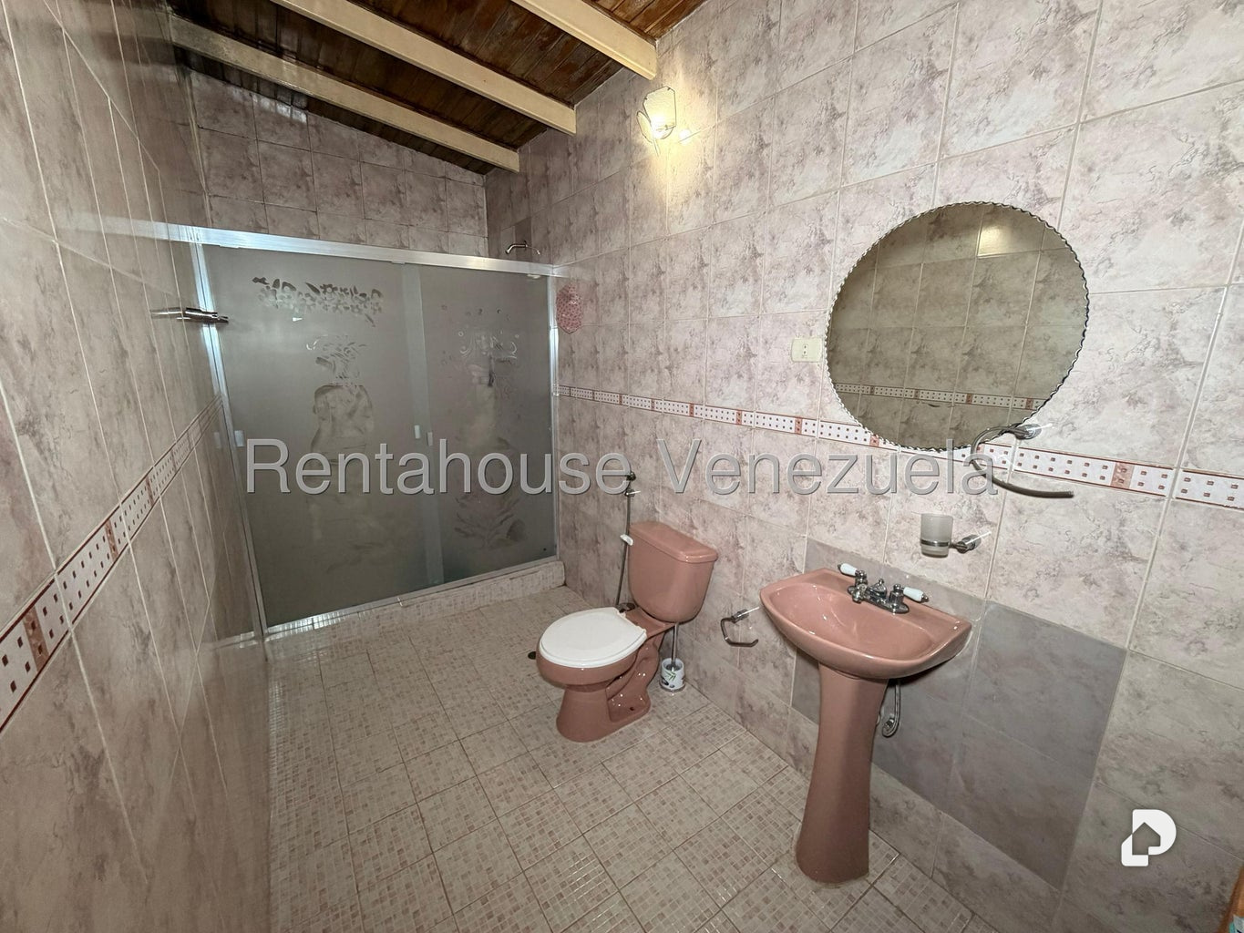 Casa en Monte Claro, Caracas – 14