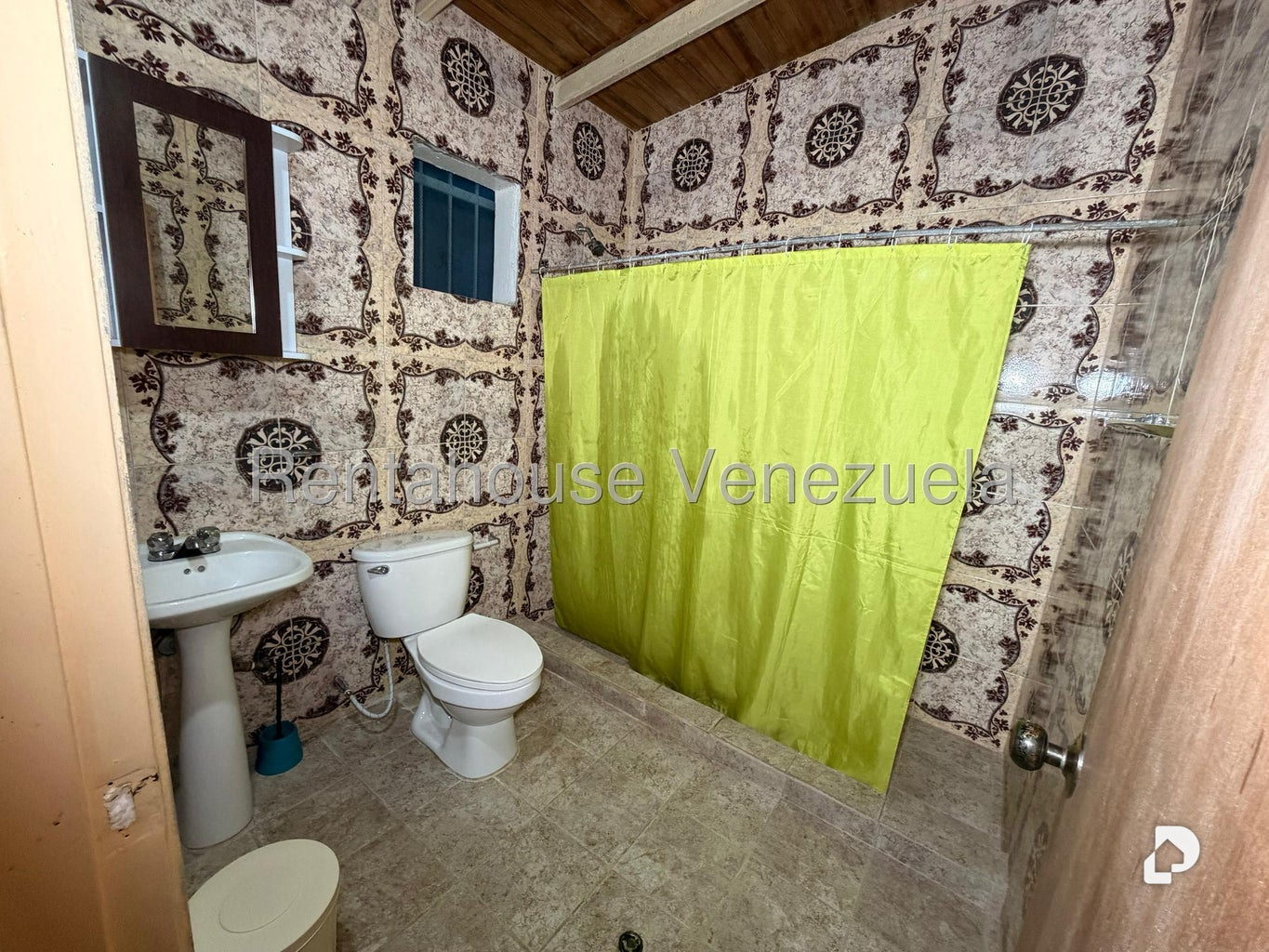 Casa en Monte Claro, Caracas – 13