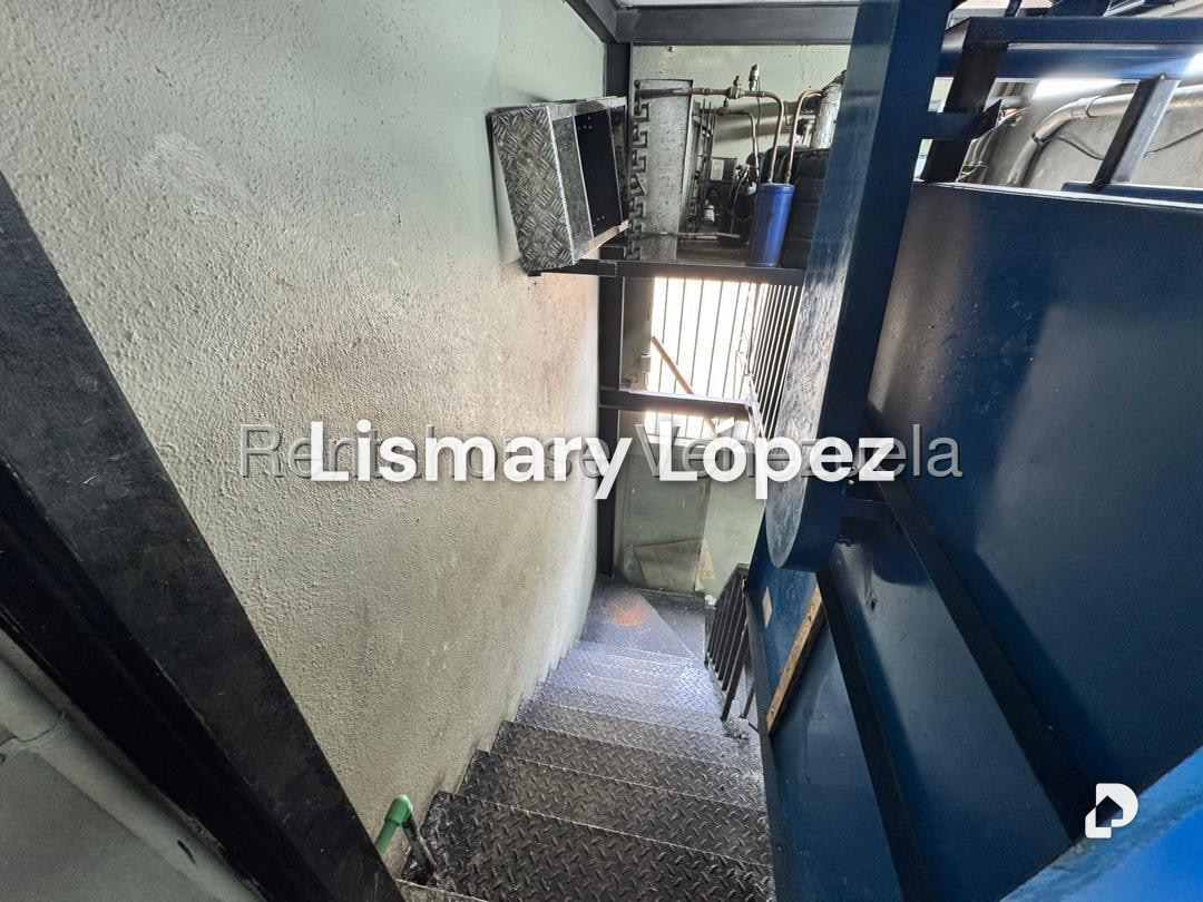 Local comercial en La Florida, Caracas – 16