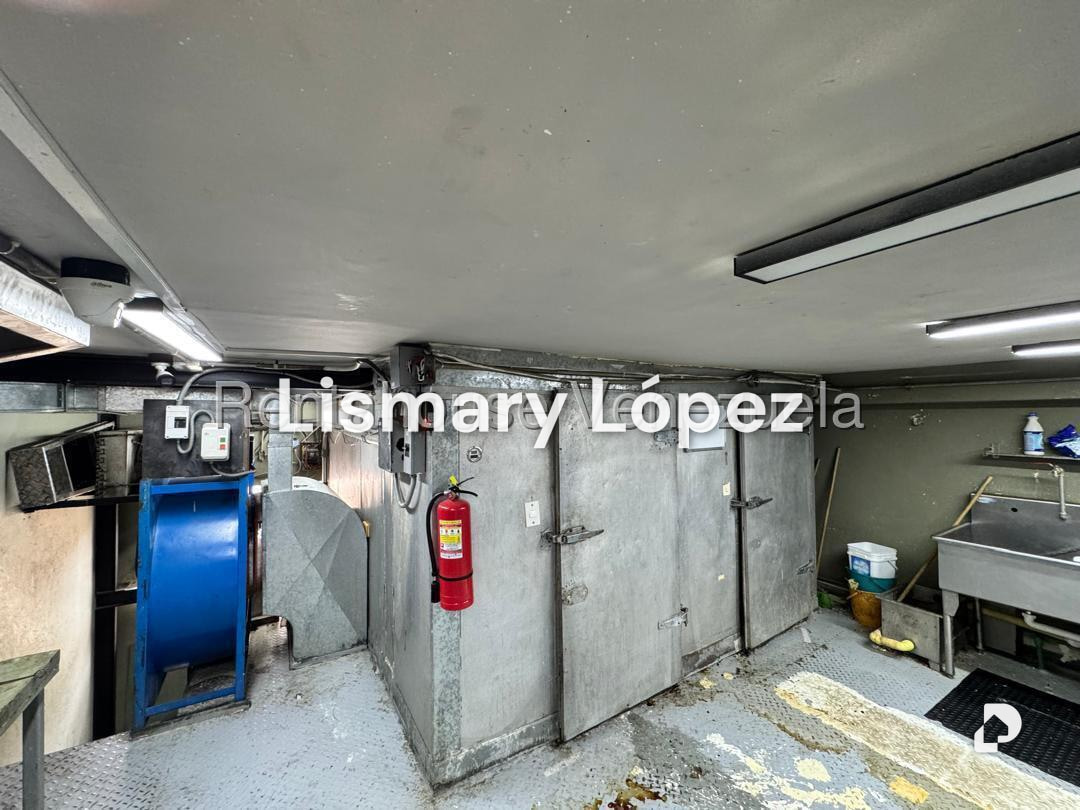 Local comercial en La Florida, Caracas – 14