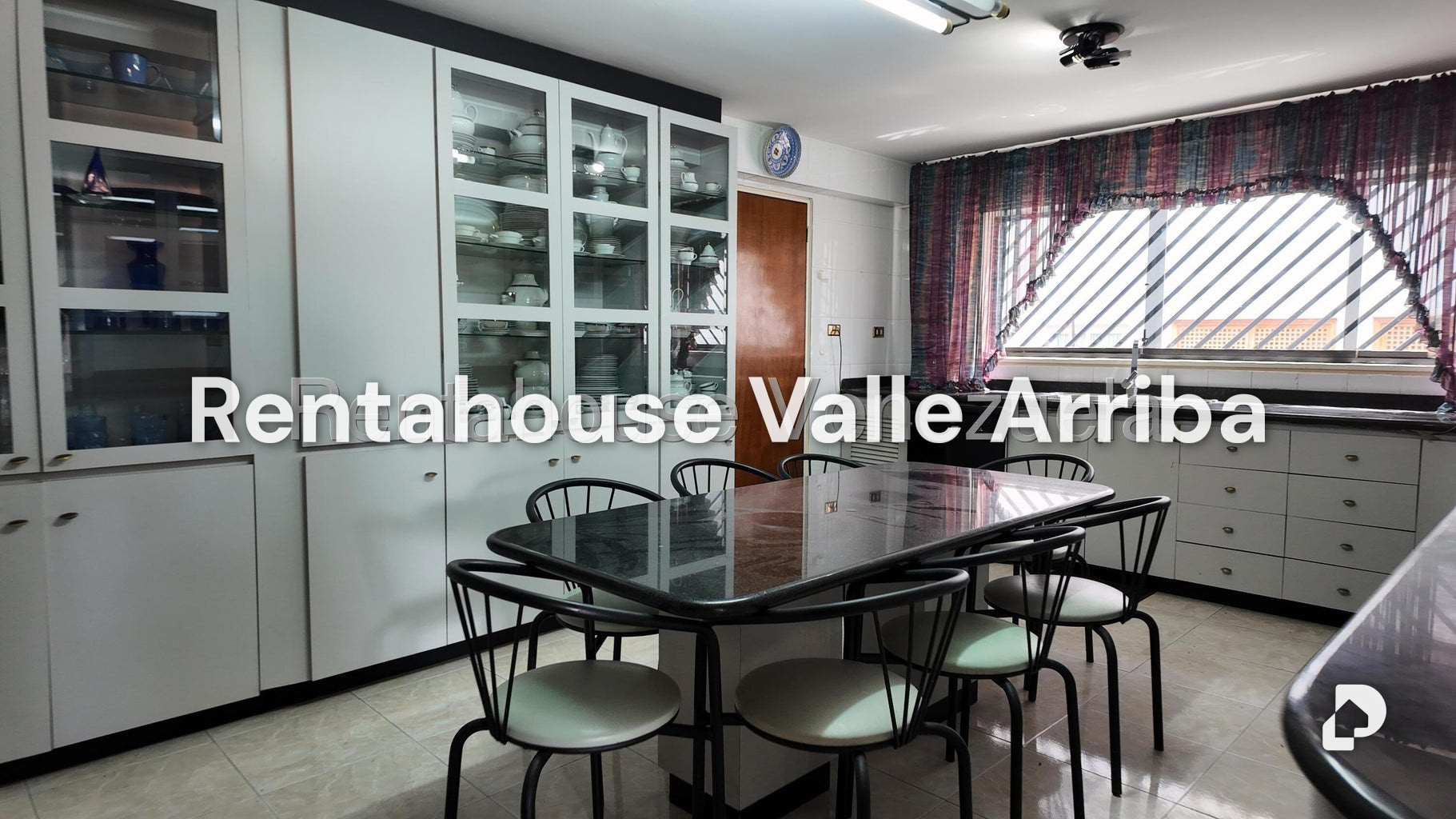 Casa en Lomas de La Lagunita, Caracas – 26