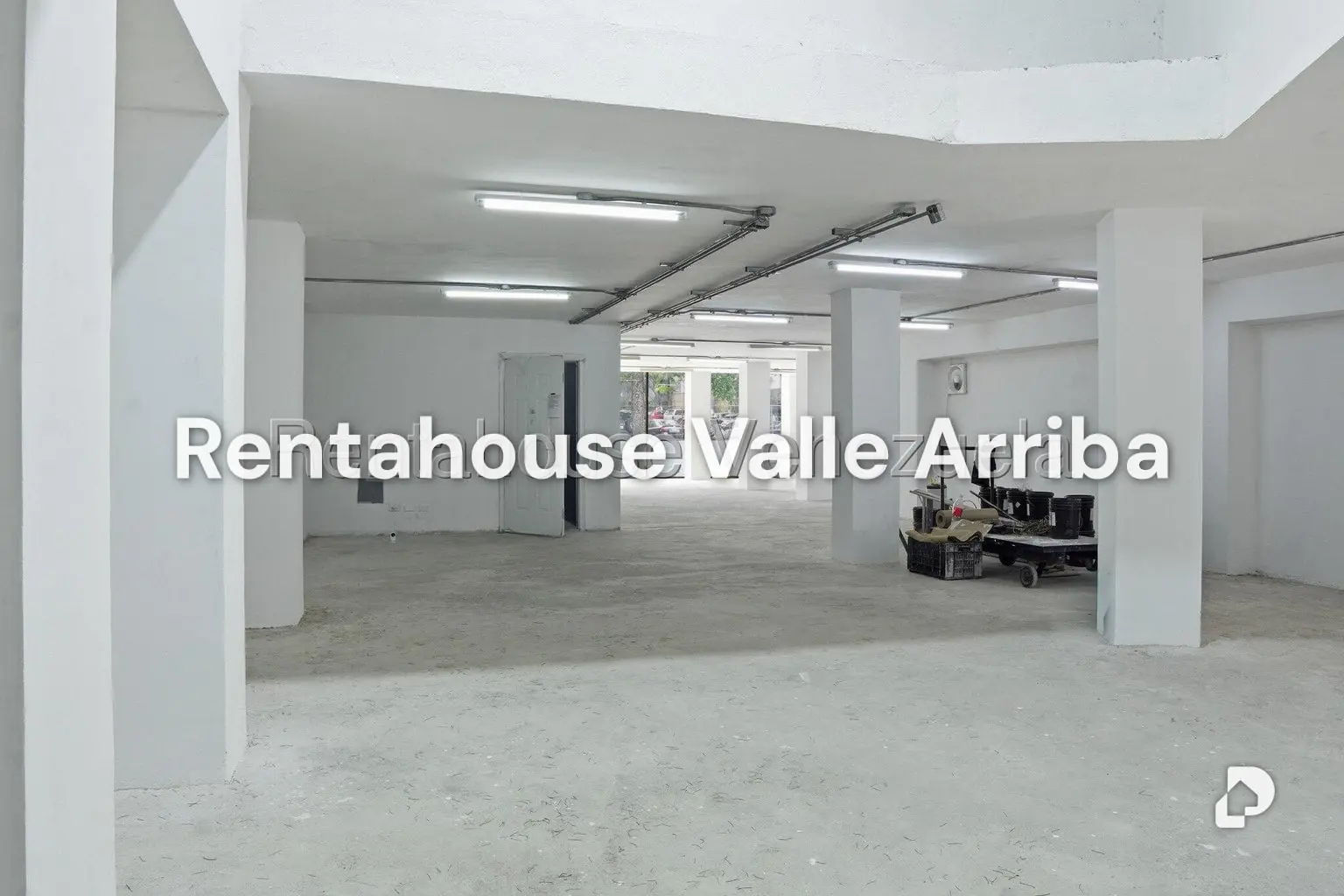 Local comercial en Chuao, Caracas – 11