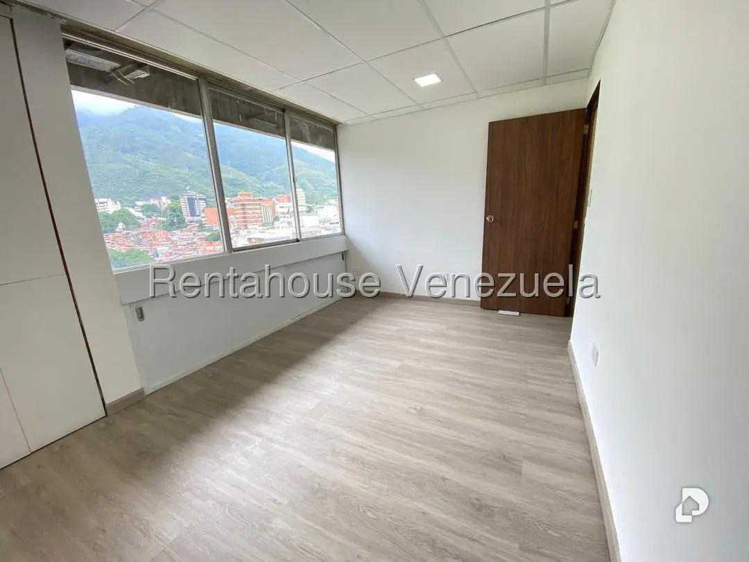 Local comercial en San Bernardino, Caracas – 17