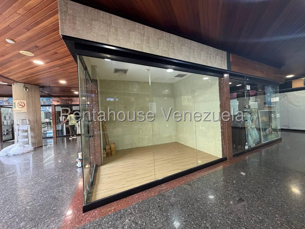 Local comercial en Santa Fe Norte, Caracas - 1