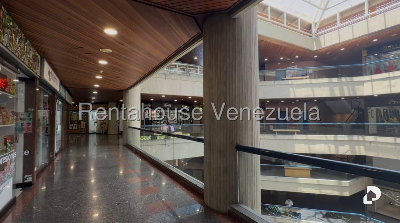 Local comercial en Santa Fe Norte, Caracas – 8