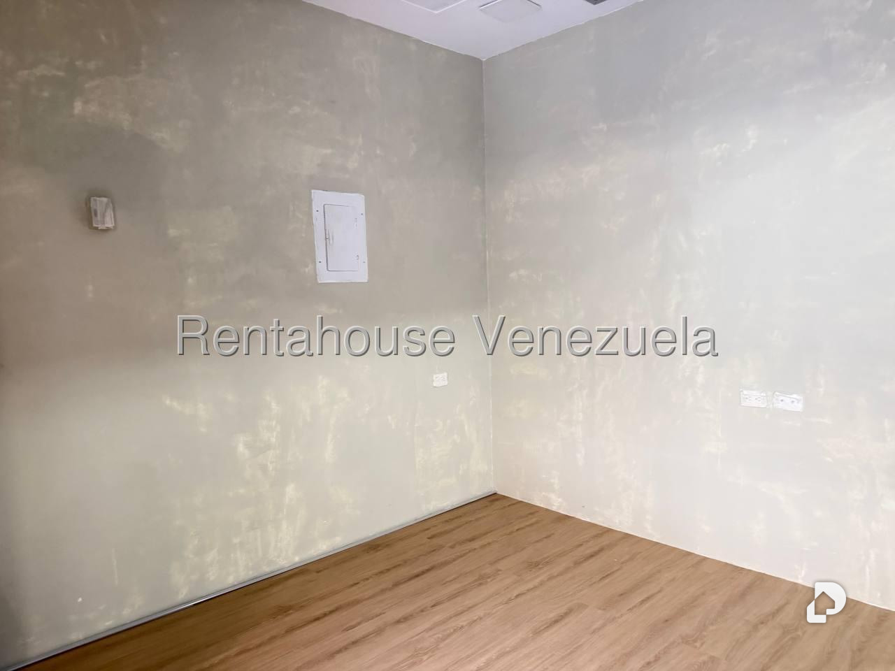 Local comercial en Santa Fe Norte, Caracas – 3