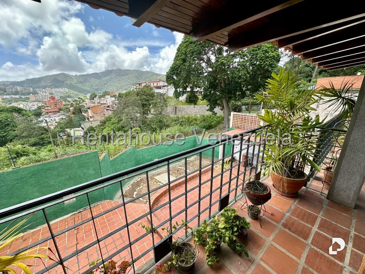 Casa en Lomas De La Trinidad, Caracas – 24