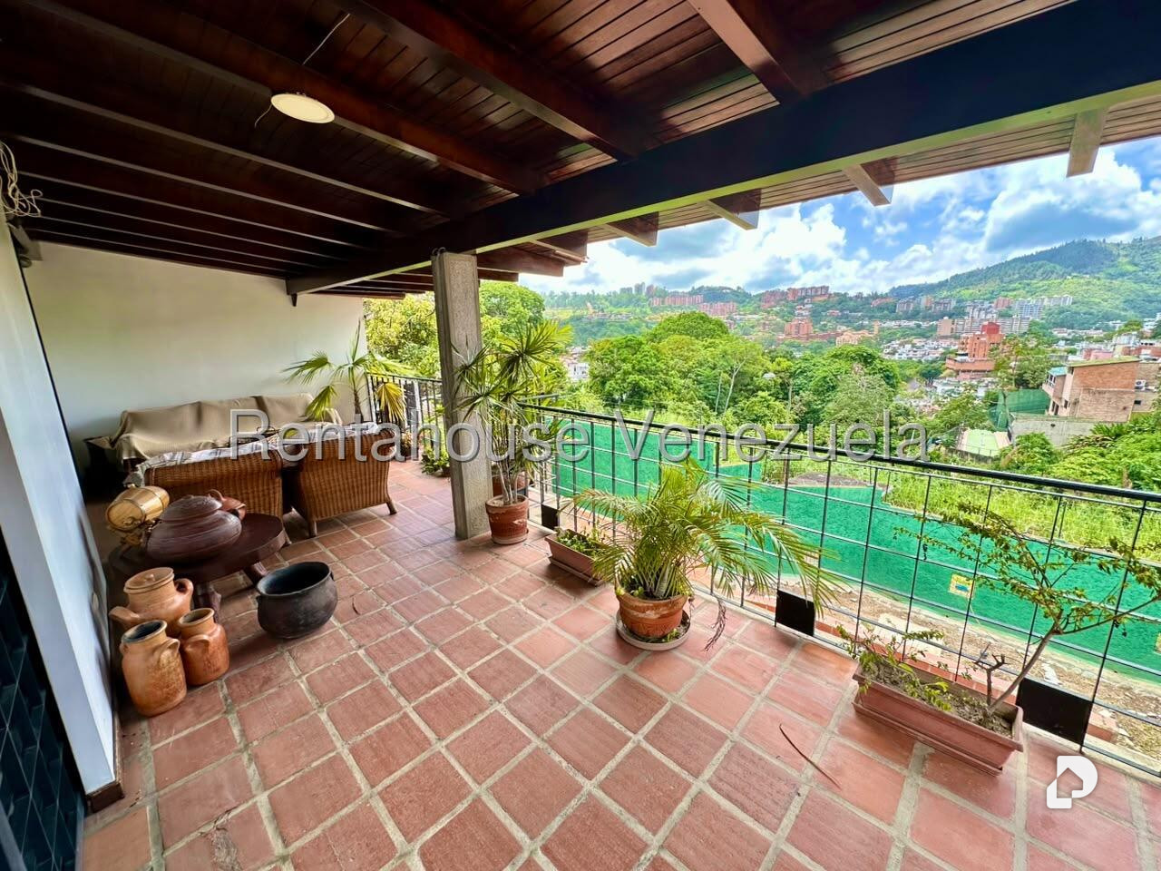 Casa en Lomas De La Trinidad, Caracas – 25