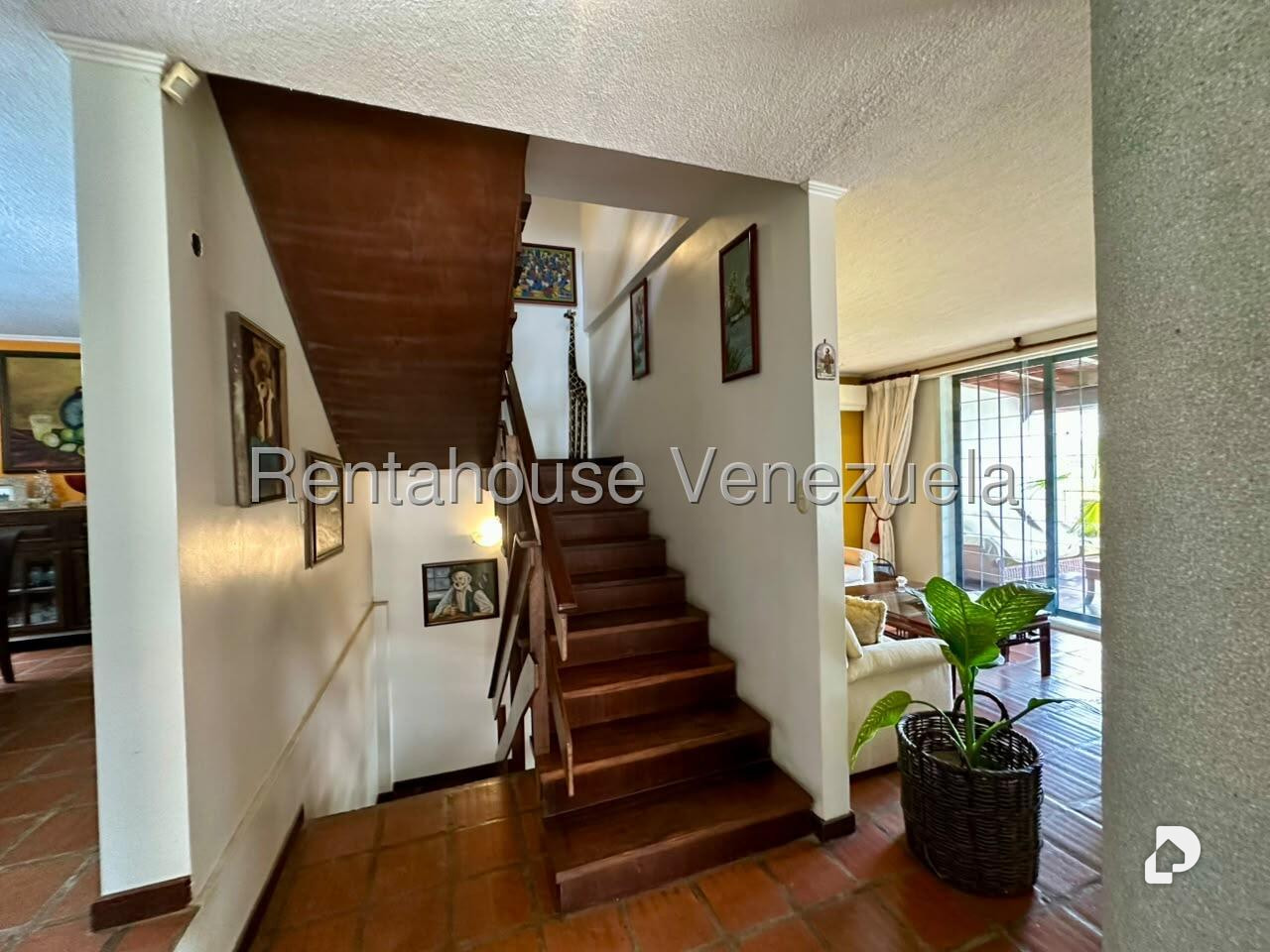 Casa en Lomas De La Trinidad, Caracas – 11
