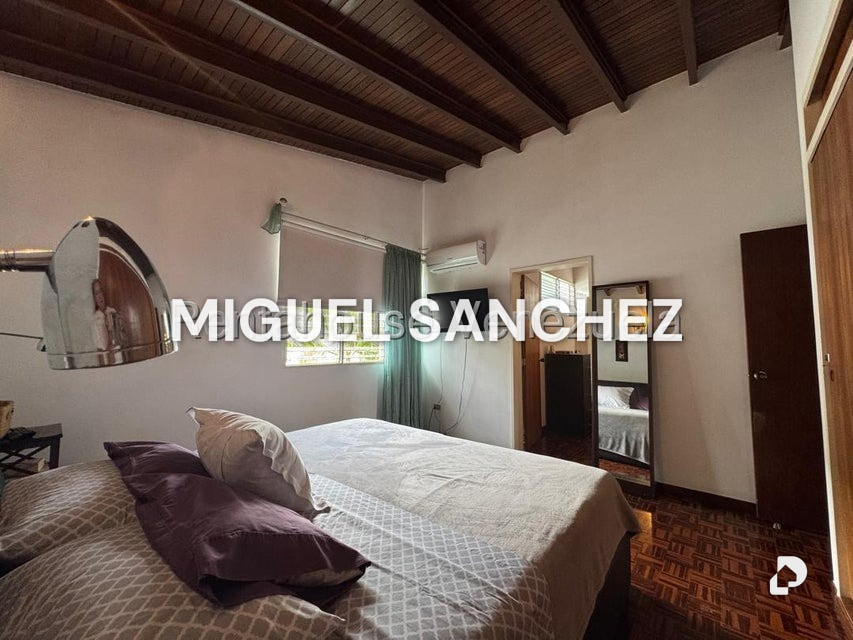 Casa en Alto Prado, Caracas – 22