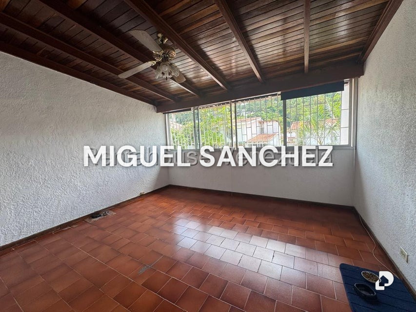 Casa en Alto Prado, Caracas – 20