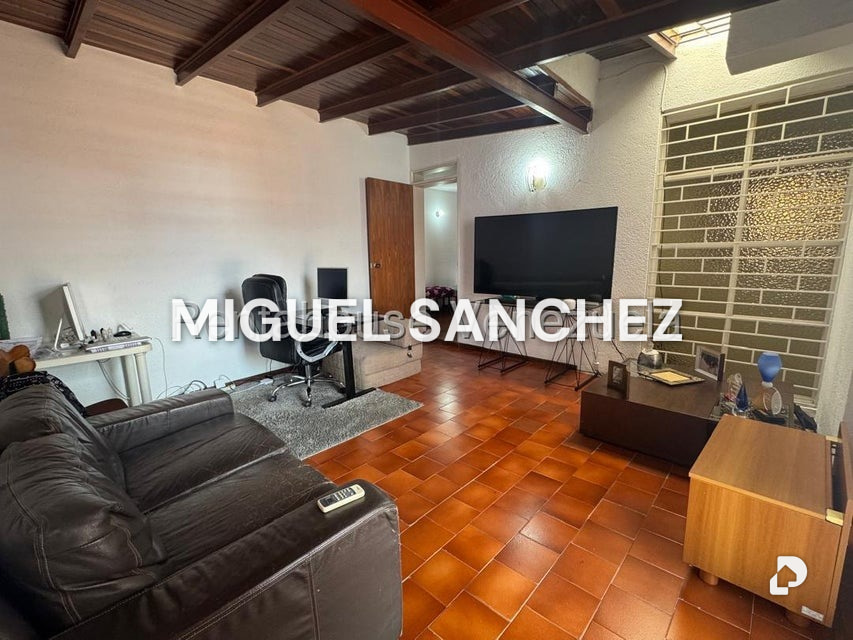 Casa en Alto Prado, Caracas – 18
