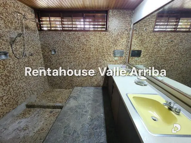 Casa en Prados del Este, Caracas – 26