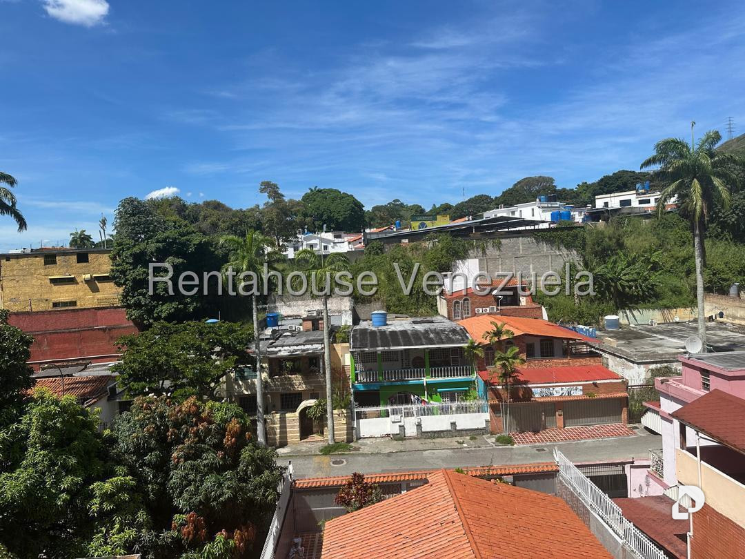 Casa en Alta Florida, Caracas – 24