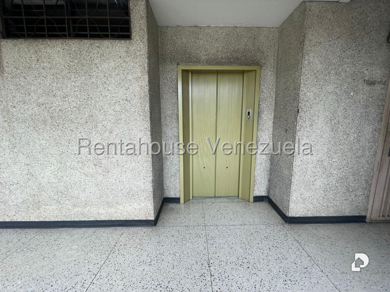 Local comercial en Los Chaguaramos, Caracas