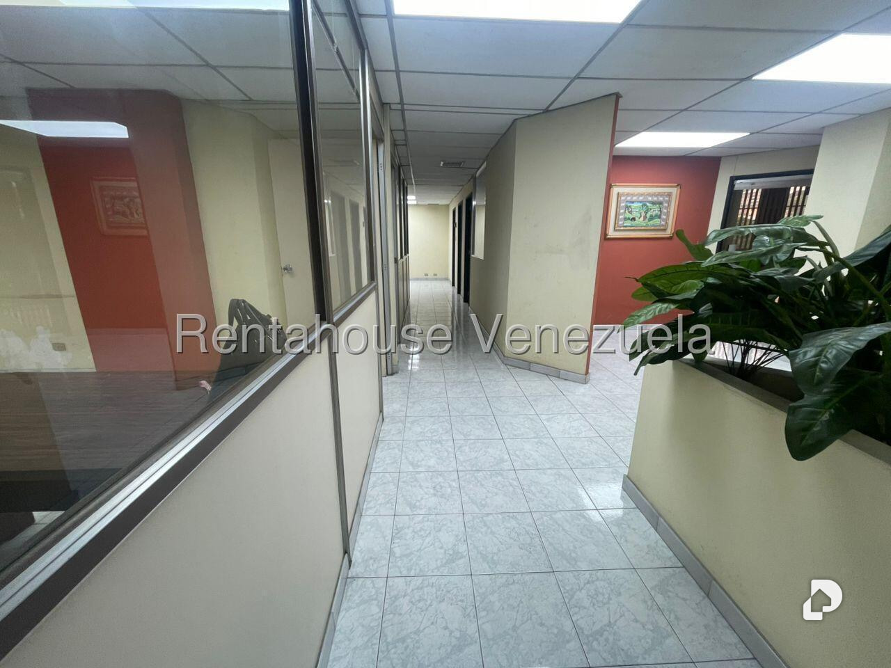 Local comercial en Los Chaguaramos, Caracas